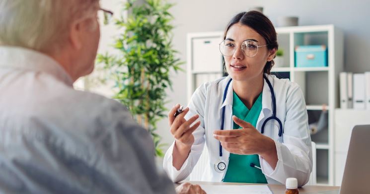 Départ à la retraite : visite médicale salariés ayant occupé postes à risques